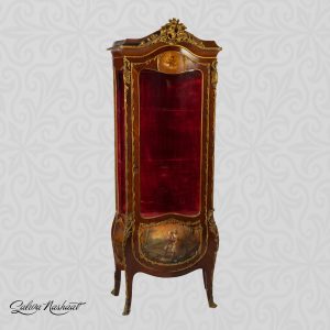 Louis XV vernis martin French vitrine