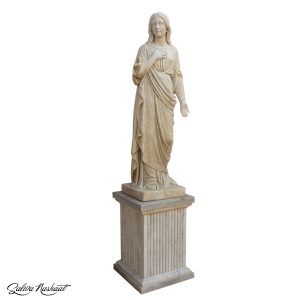 The Barefoot lady with square obelisk